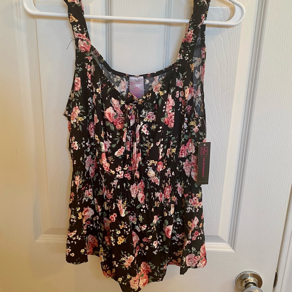 Brand New No Boundaries Juniors Blouse